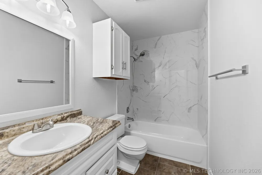 14211 S Hickory Place Glenpool, OK 74033