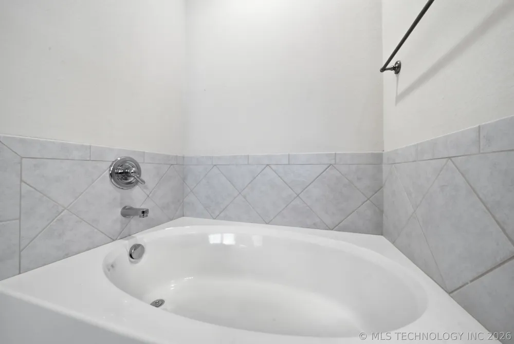 5118 W Birmingham Place Broken Arrow, OK 74011