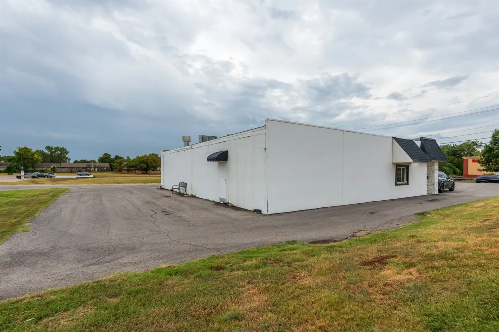 6503 S Elm Place Broken Arrow, OK 74011