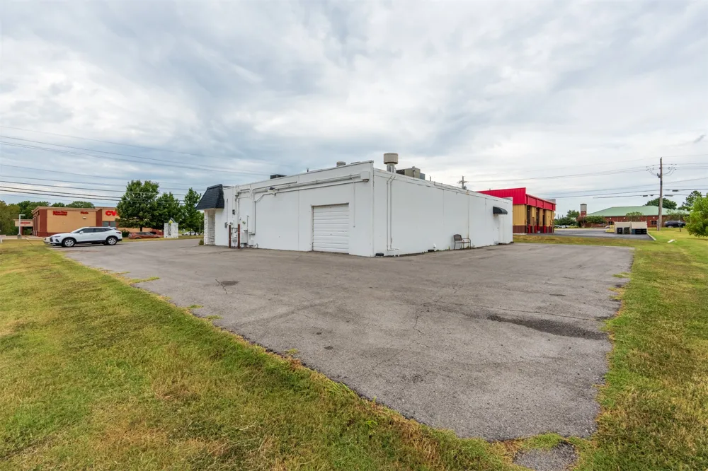 6503 S Elm Place Broken Arrow, OK 74011