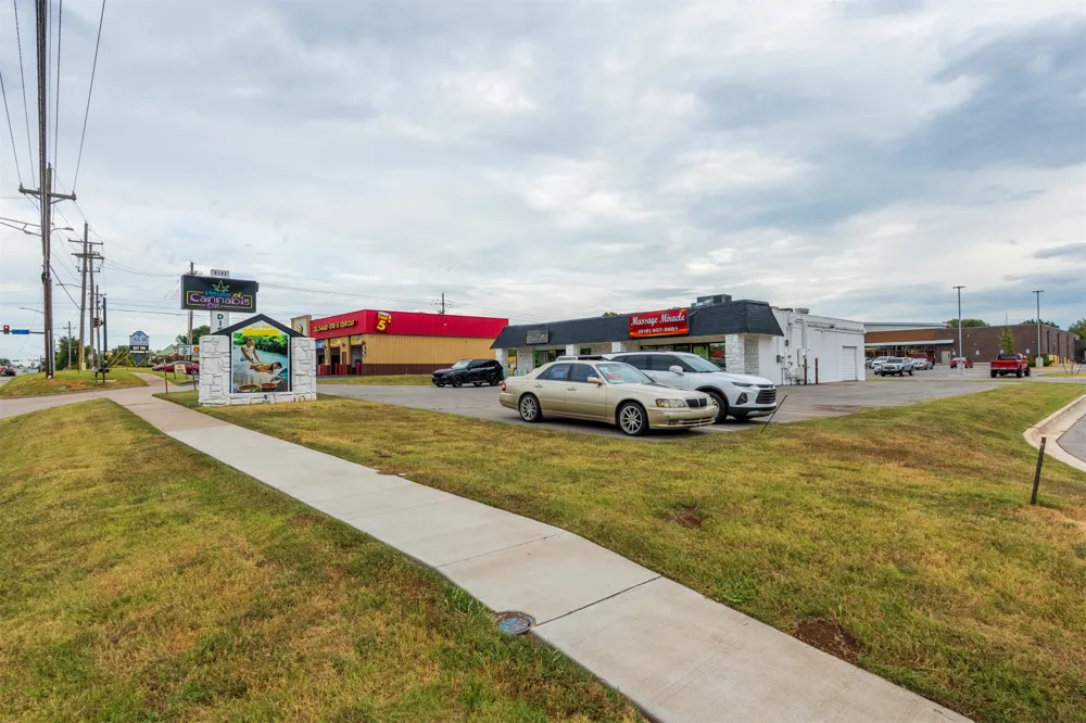 6503 S Elm Place Broken Arrow, OK 74011