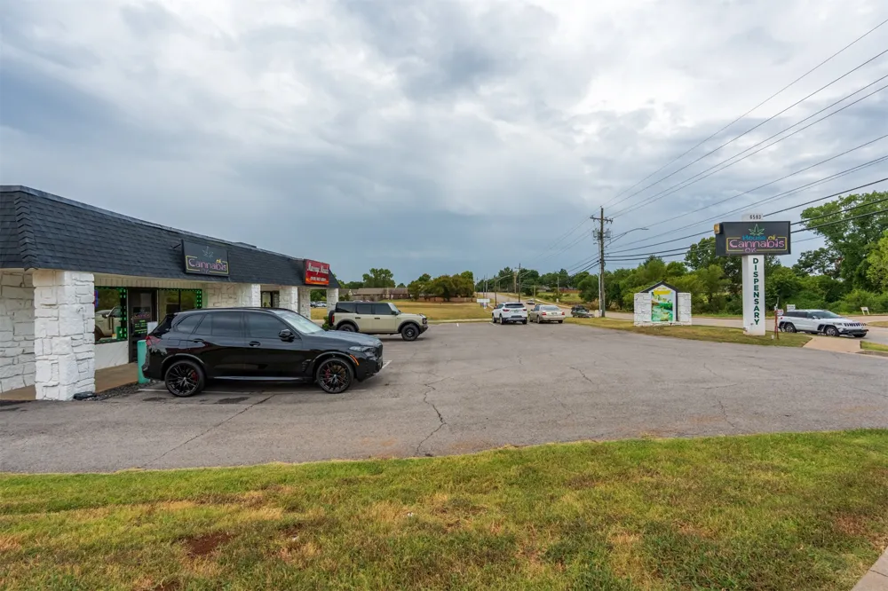 6503 S Elm Place Broken Arrow, OK 74011