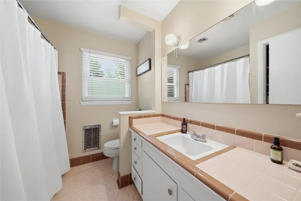 5746 E 27th Place Tulsa, OK 74114