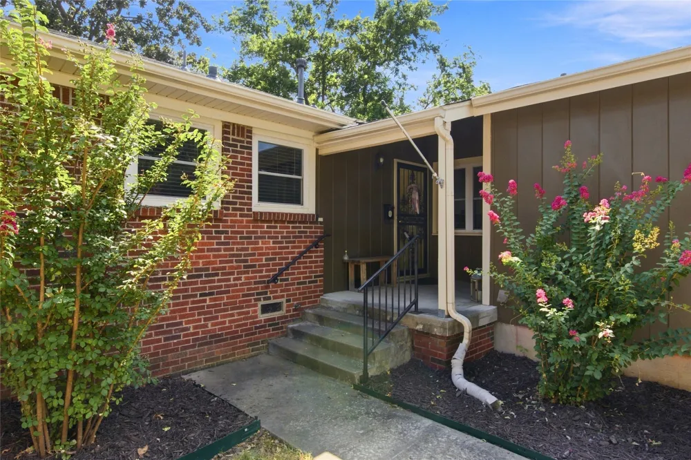 5746 E 27th Place Tulsa, OK 74114