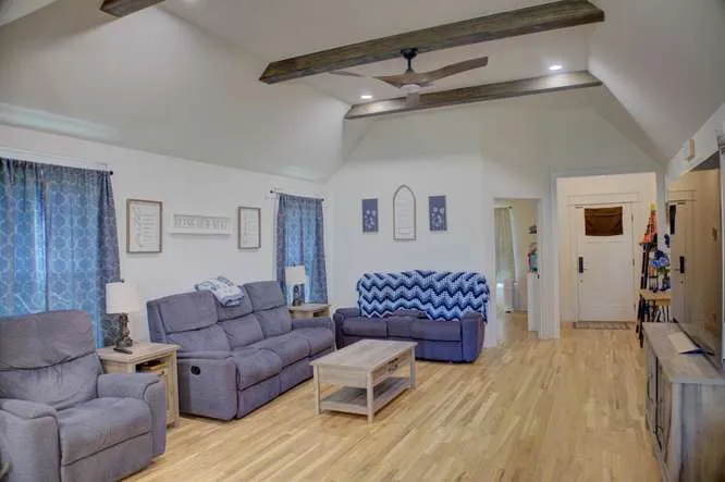 2420 W King Lane Claremore, OK 74019
