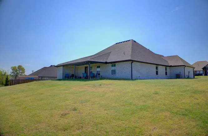 2420 W King Lane Claremore, OK 74019