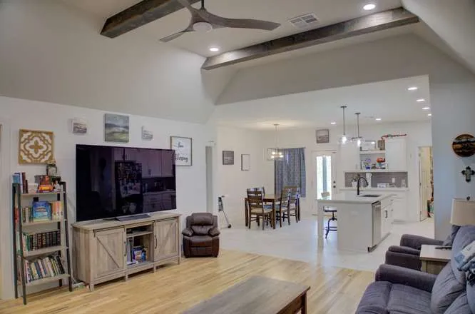 2420 W King Lane Claremore, OK 74019