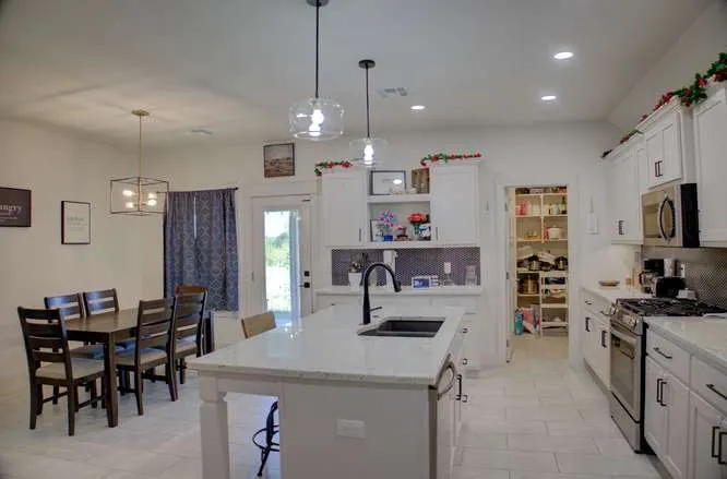 2420 W King Lane Claremore, OK 74019