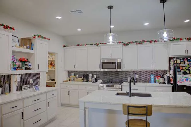 2420 W King Lane Claremore, OK 74019