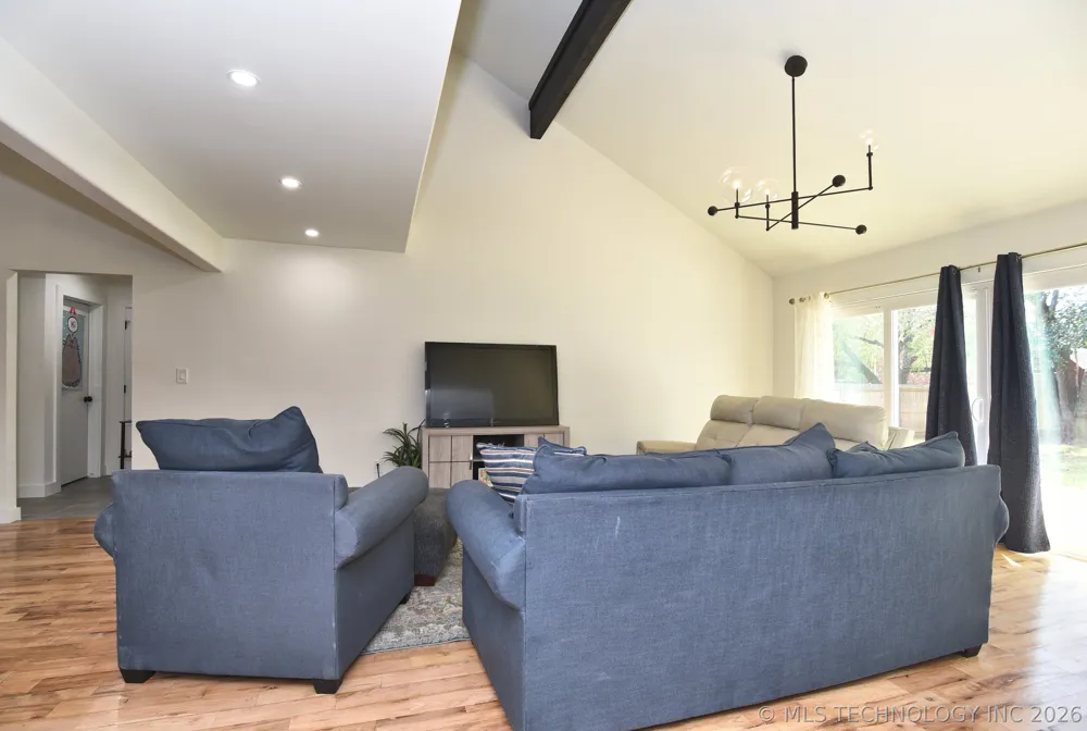 9022 E 60th Street Tulsa, OK 74145