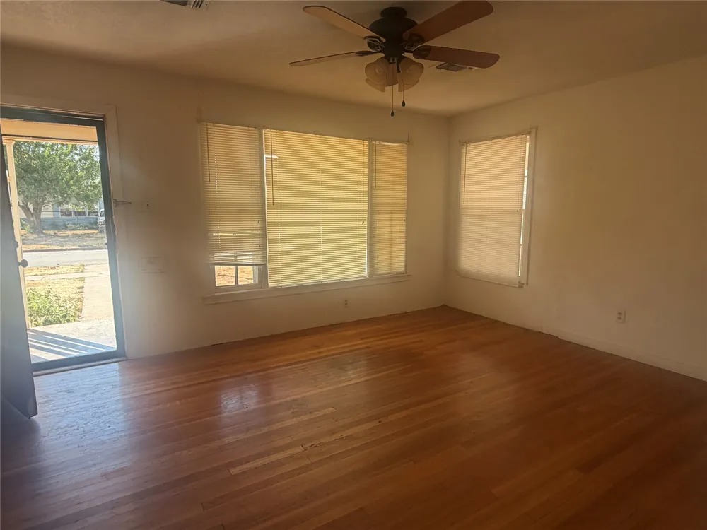 917 S La Salle Drive Abilene, TX 79605