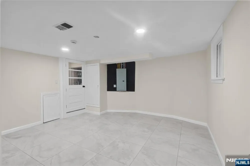 190 Watchung Avenue West Orange, NJ 07052