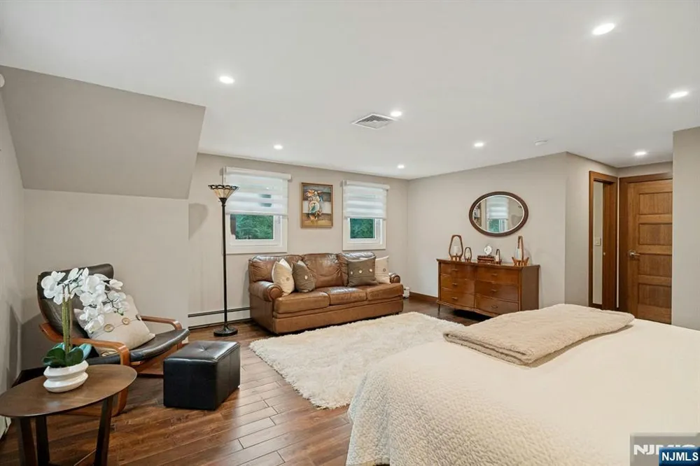 25 Bryers Lane Upper Saddle River, NJ 07458