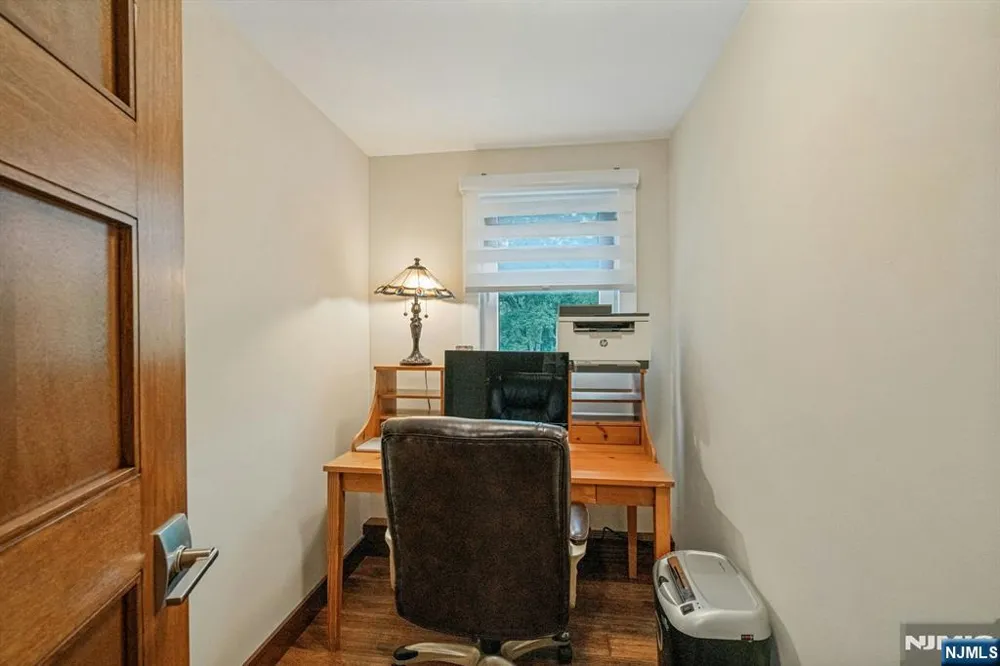 25 Bryers Lane Upper Saddle River, NJ 07458