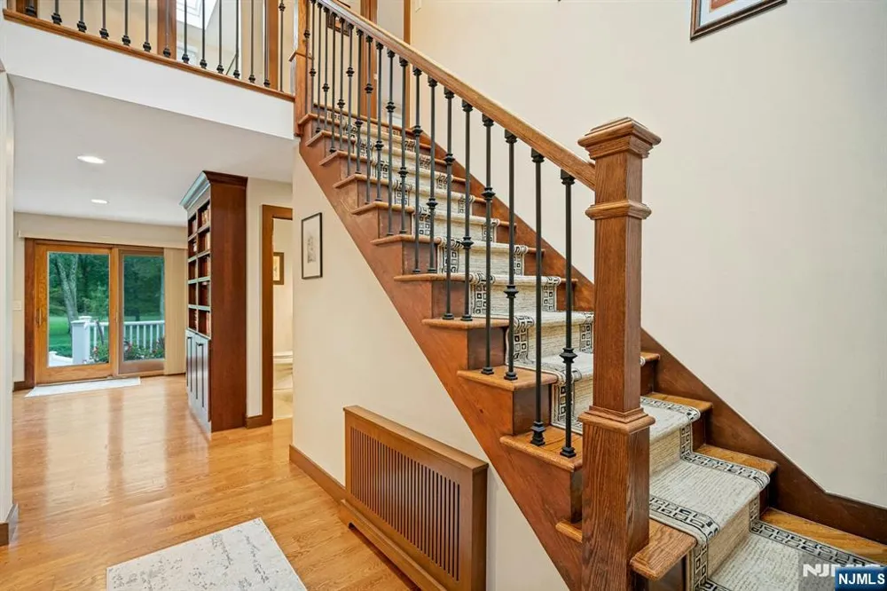 25 Bryers Lane Upper Saddle River, NJ 07458