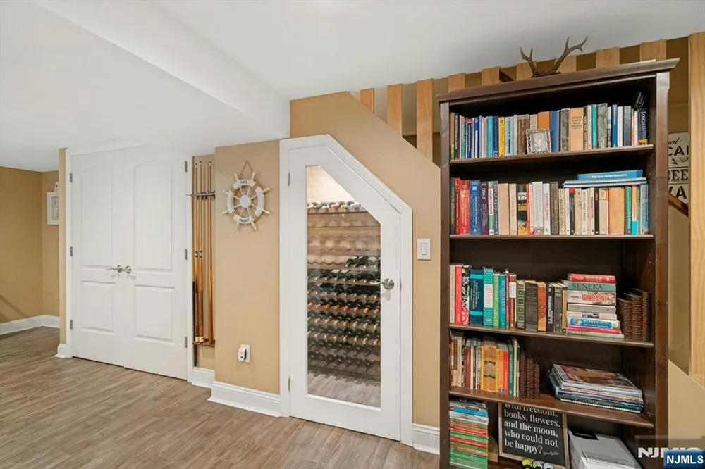 25 Bryers Lane Upper Saddle River, NJ 07458