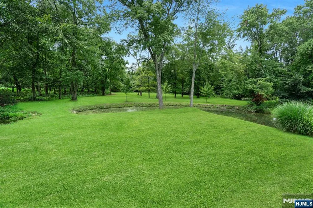 25 Bryers Lane Upper Saddle River, NJ 07458