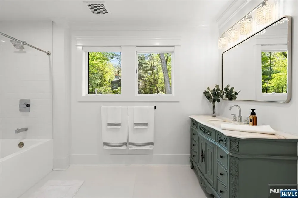 315 Freemans Lane Franklin Lakes, NJ 07417