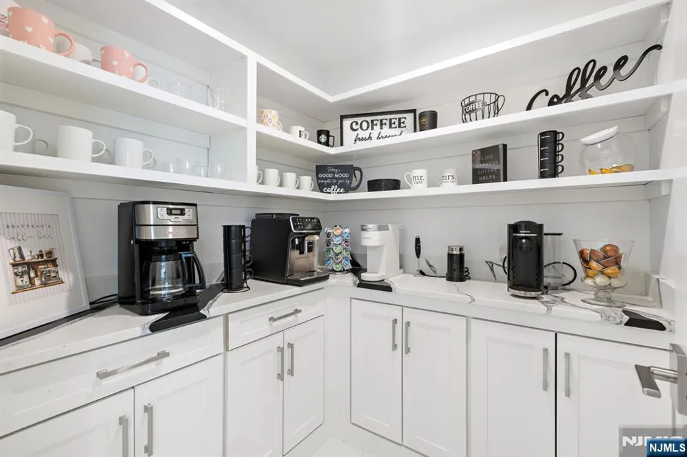 315 Freemans Lane Franklin Lakes, NJ 07417