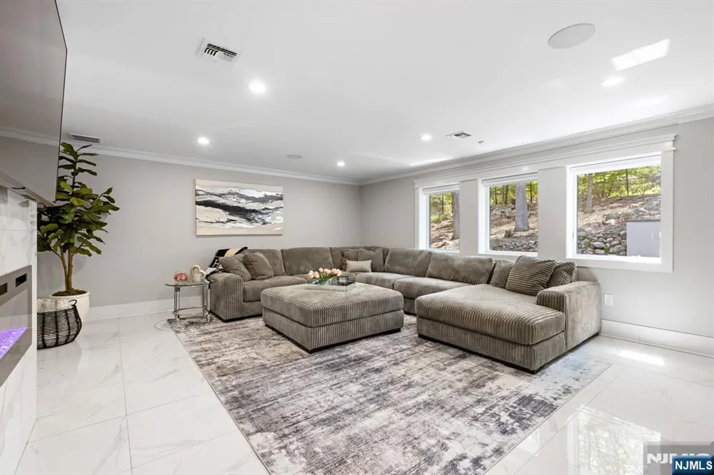 315 Freemans Lane Franklin Lakes, NJ 07417