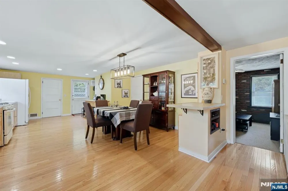 20 Yesler Way Hillsdale, NJ 07642