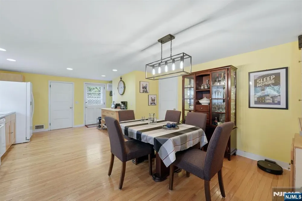 20 Yesler Way Hillsdale, NJ 07642