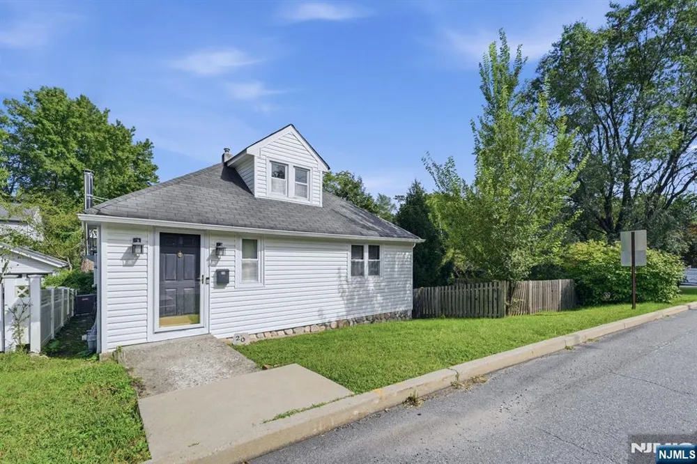 20 Yesler Way Hillsdale, NJ 07642