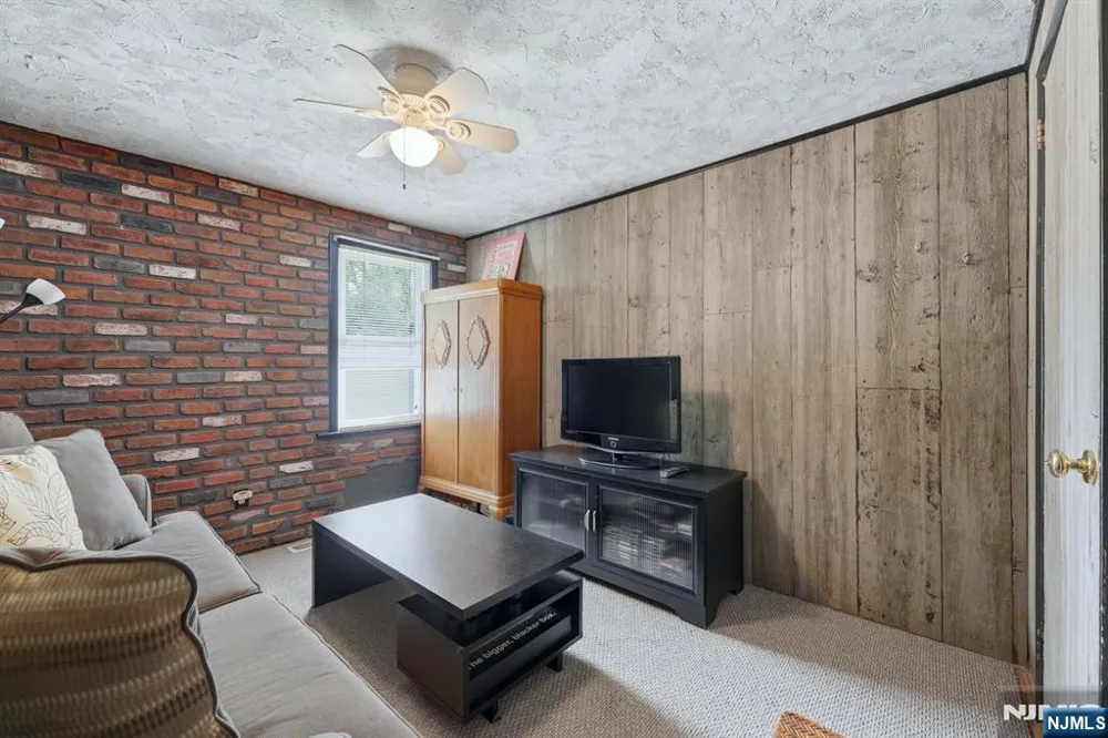 20 Yesler Way Hillsdale, NJ 07642