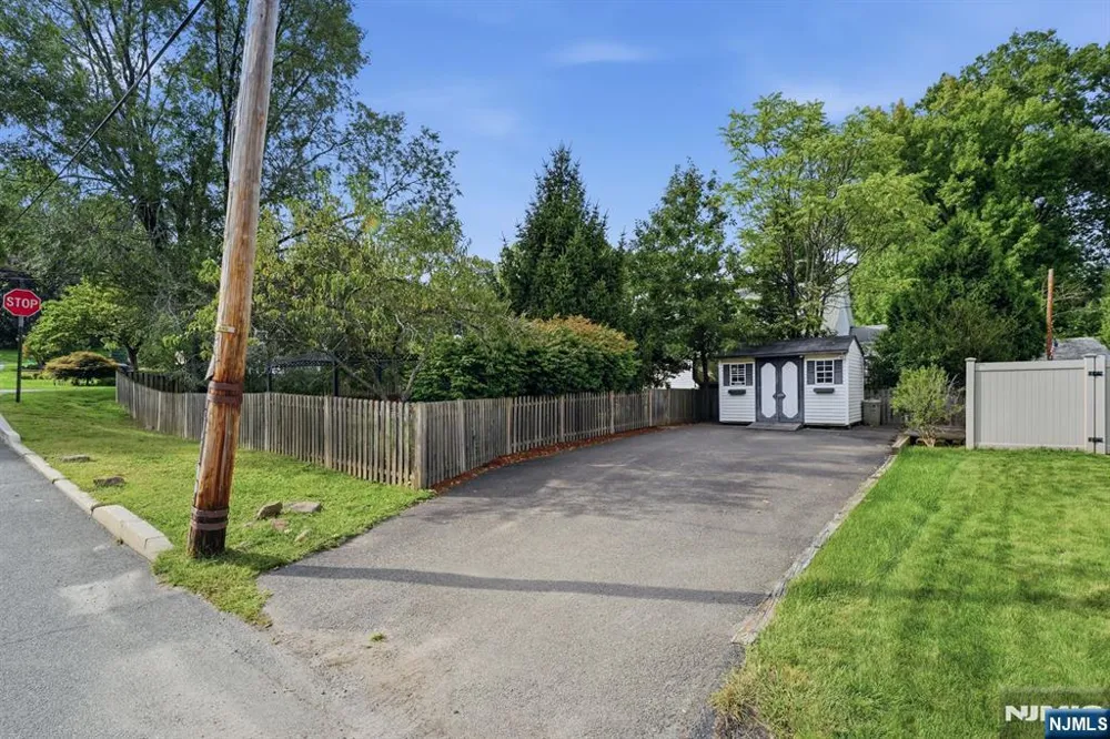 20 Yesler Way Hillsdale, NJ 07642