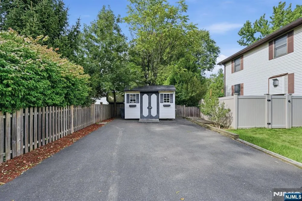 20 Yesler Way Hillsdale, NJ 07642