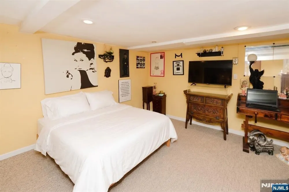 12-17 Roosevelt Place Fair Lawn, NJ 07410