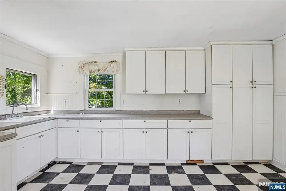 162 Chestnut Street Boonton Town, NJ 07005