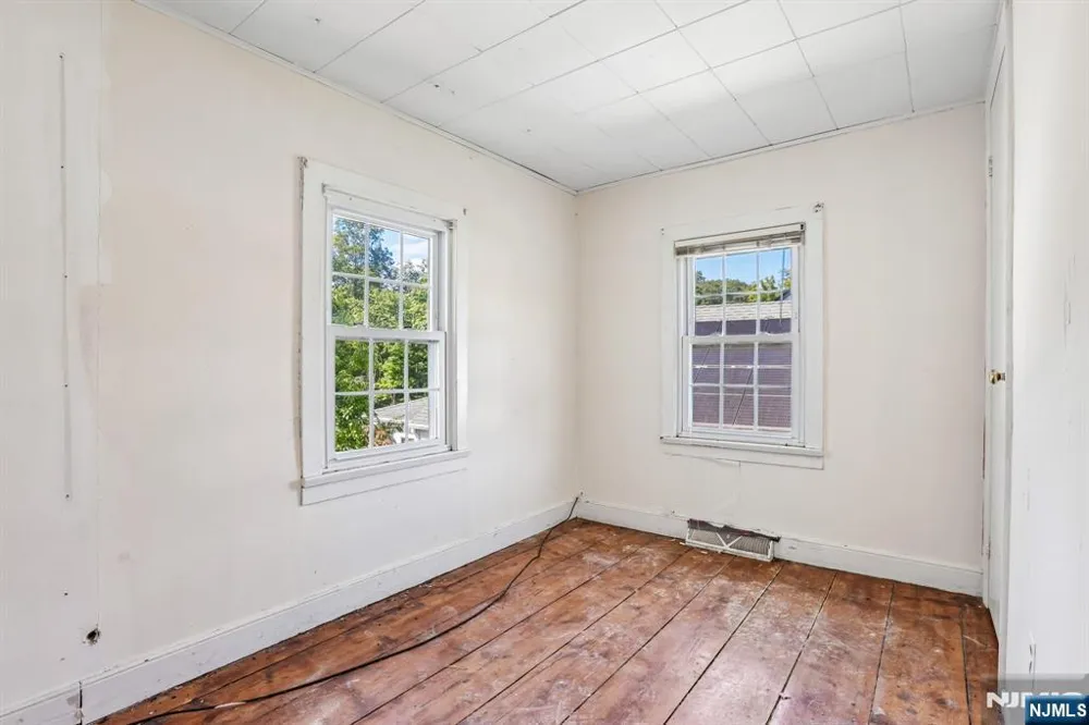 162 Chestnut Street Boonton Town, NJ 07005