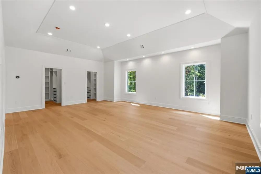 56 Clover Lane Upper Saddle River, NJ 07458