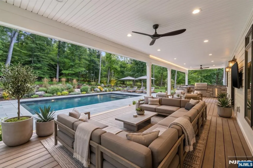 56 Clover Lane Upper Saddle River, NJ 07458