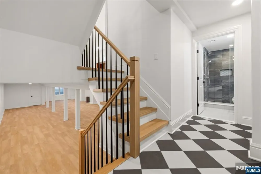 56 Clover Lane Upper Saddle River, NJ 07458