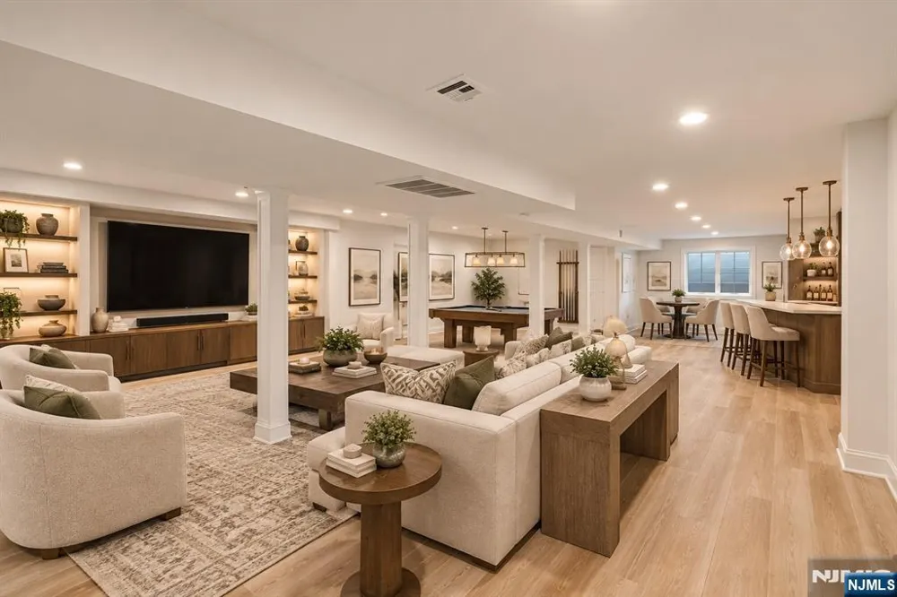 56 Clover Lane Upper Saddle River, NJ 07458