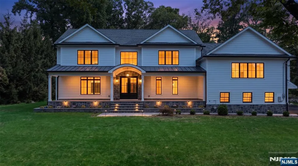 56 Clover Lane Upper Saddle River, NJ 07458