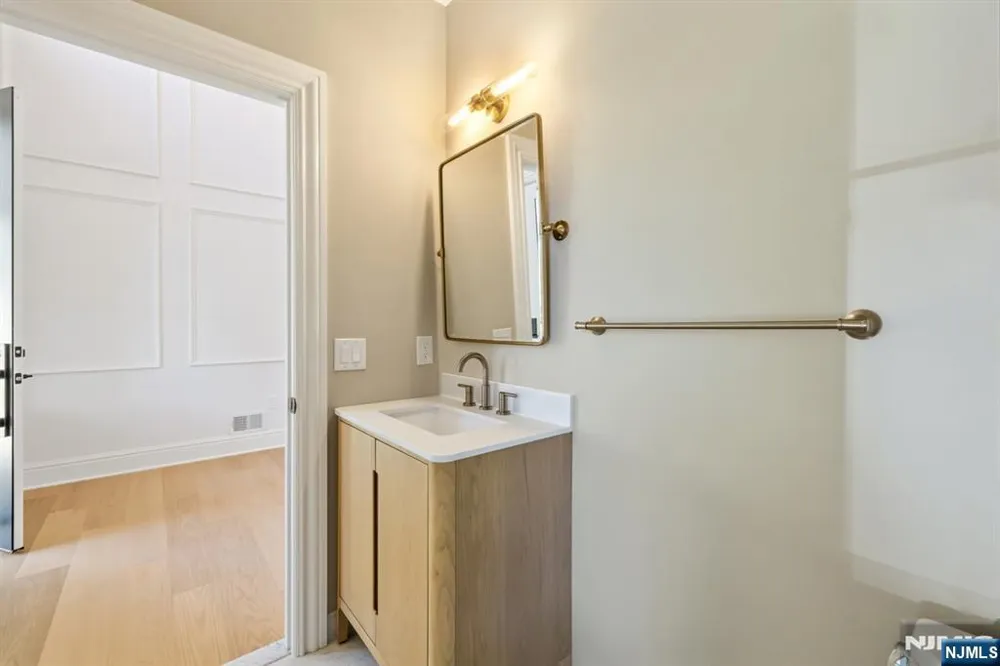 56 Clover Lane Upper Saddle River, NJ 07458