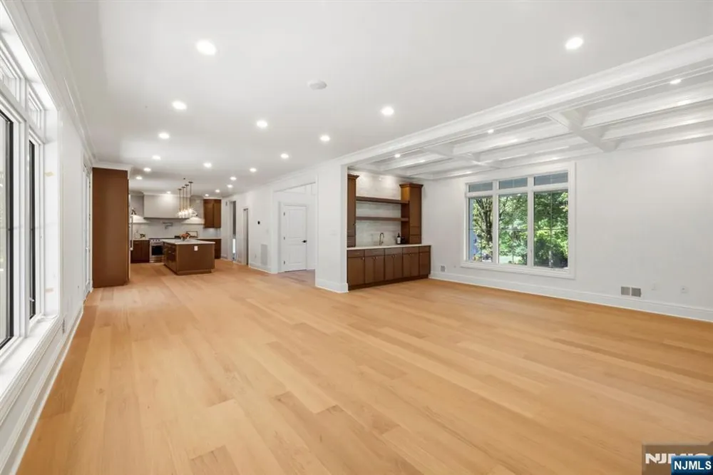 56 Clover Lane Upper Saddle River, NJ 07458