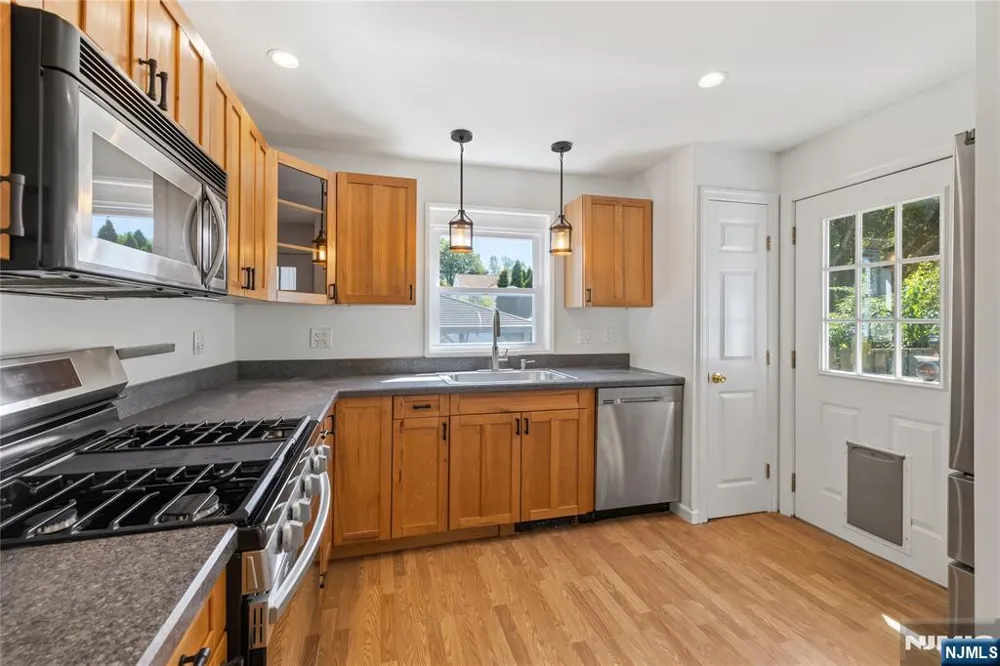 437 4th Avenue Westwood, NJ 07675