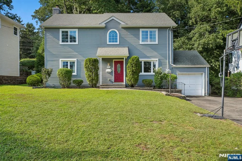 70 Gramercy Place Glen Rock, NJ 07452