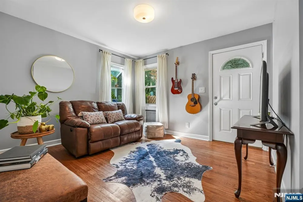 70 Gramercy Place Glen Rock, NJ 07452