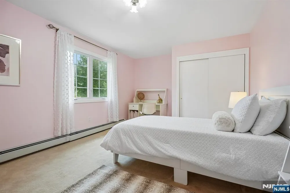 70 Gramercy Place Glen Rock, NJ 07452