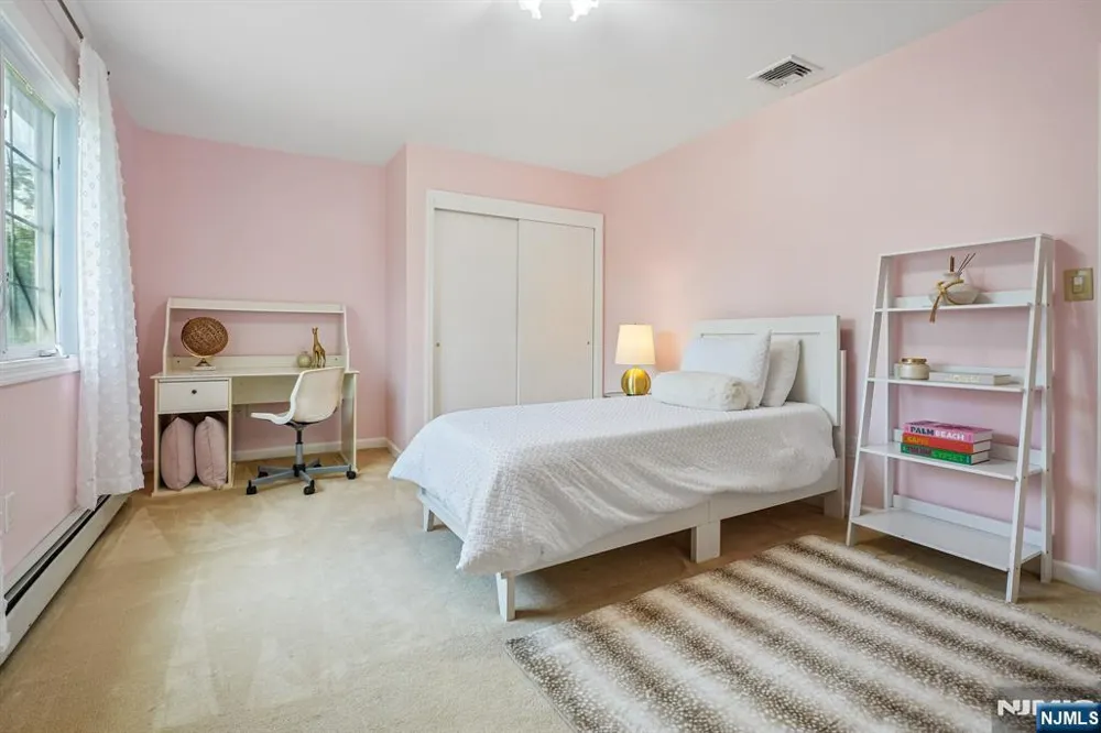70 Gramercy Place Glen Rock, NJ 07452