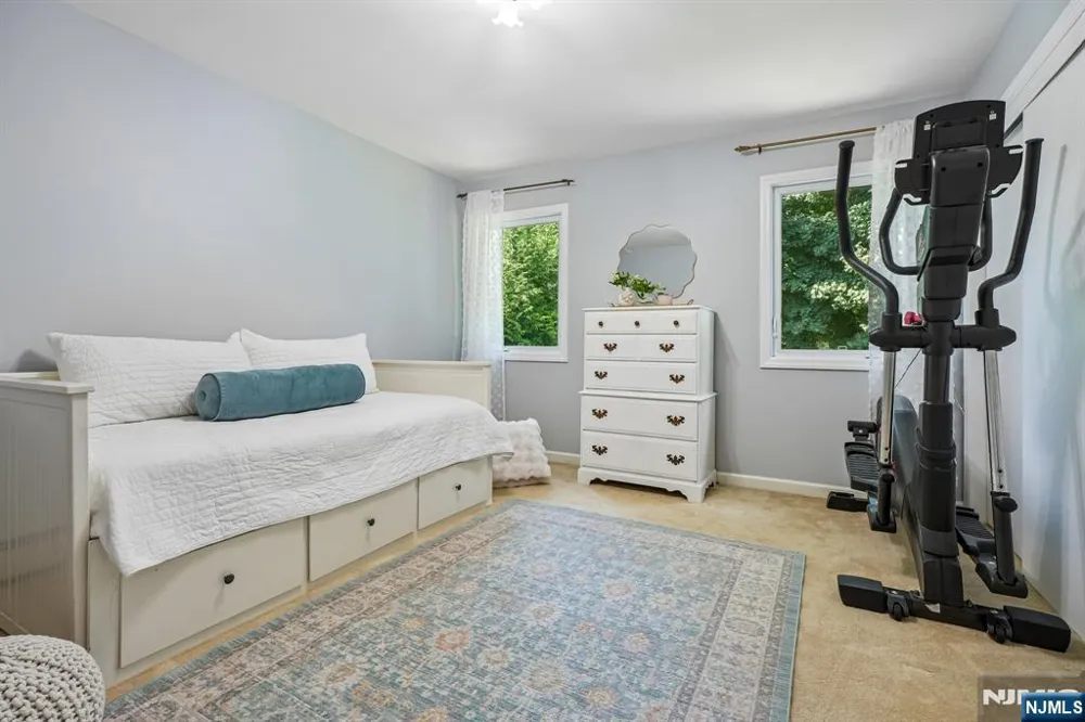 70 Gramercy Place Glen Rock, NJ 07452