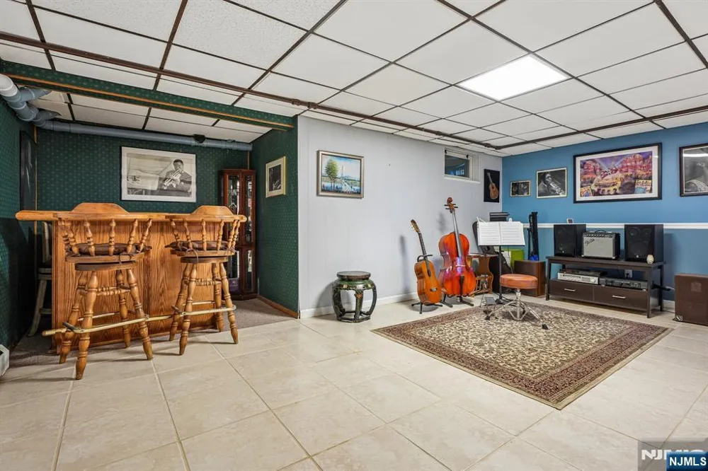 70 Gramercy Place Glen Rock, NJ 07452
