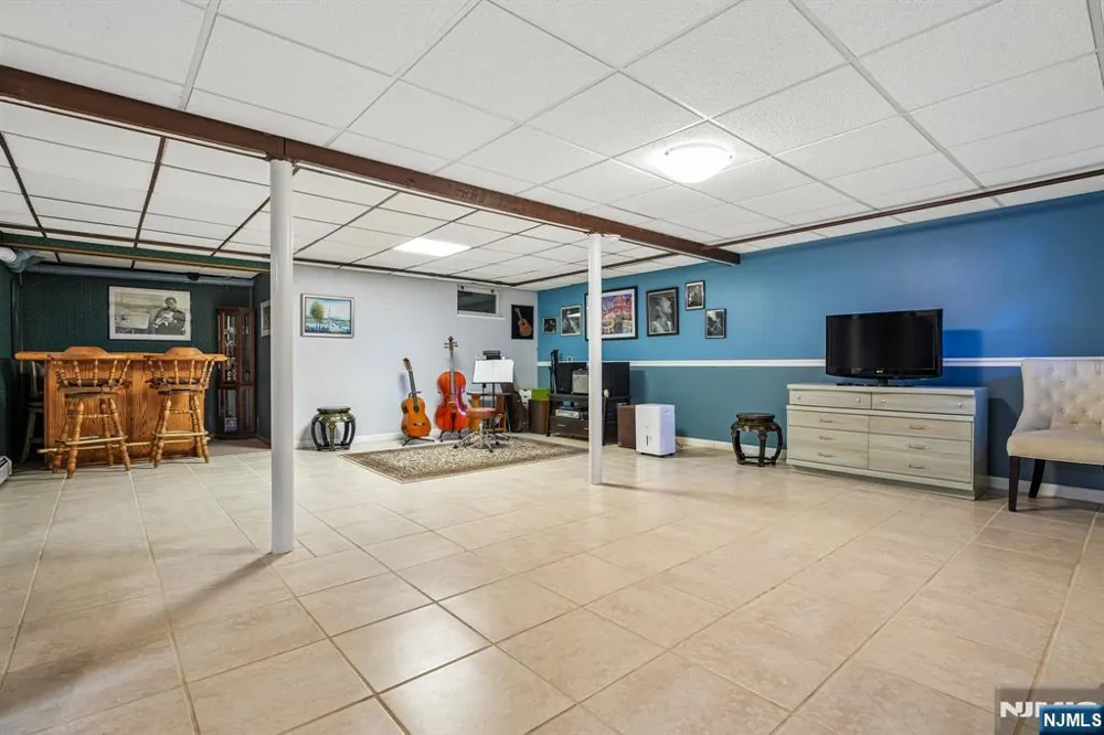 70 Gramercy Place Glen Rock, NJ 07452