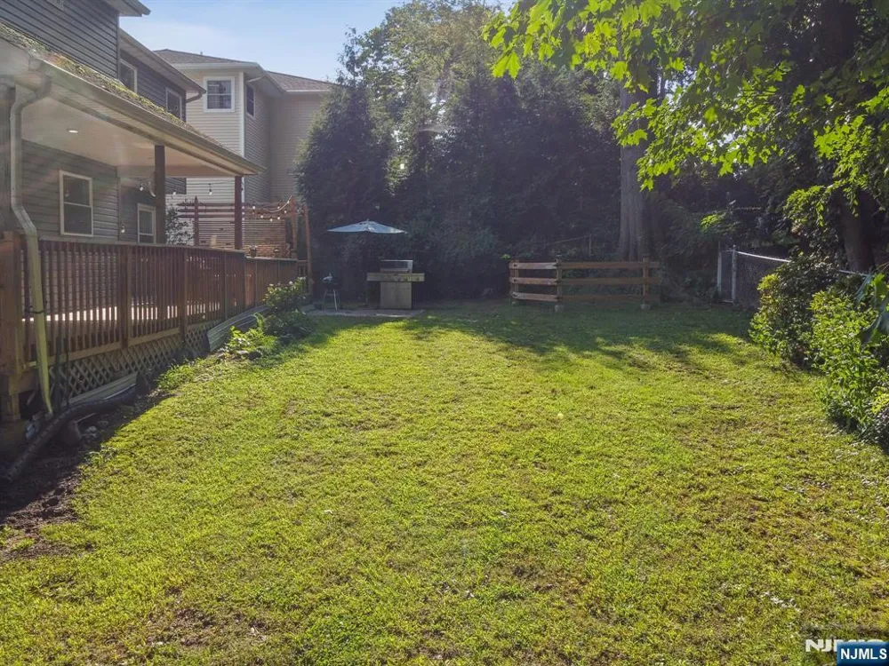 70 Gramercy Place Glen Rock, NJ 07452