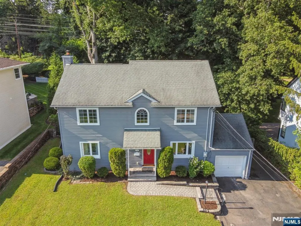 70 Gramercy Place Glen Rock, NJ 07452